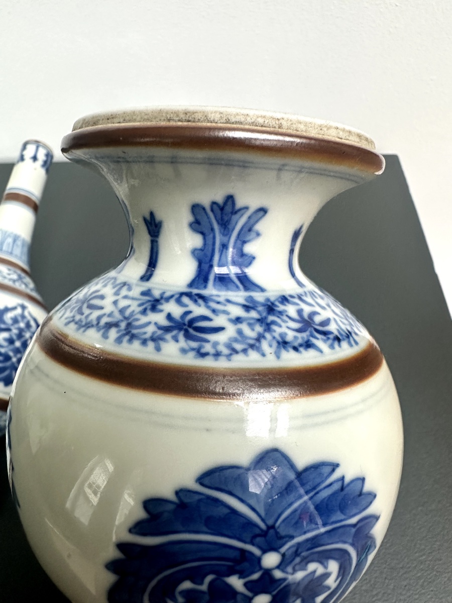 Deux arroseurs bleus et blancs de l'époque Kangxi, de couleur café au lait (marché thaïlandais)-photo-2
