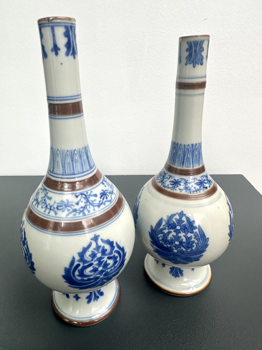 Deux arroseurs bleus et blancs de l'époque Kangxi, de couleur café au lait (marché thaïlandais)-photo-5