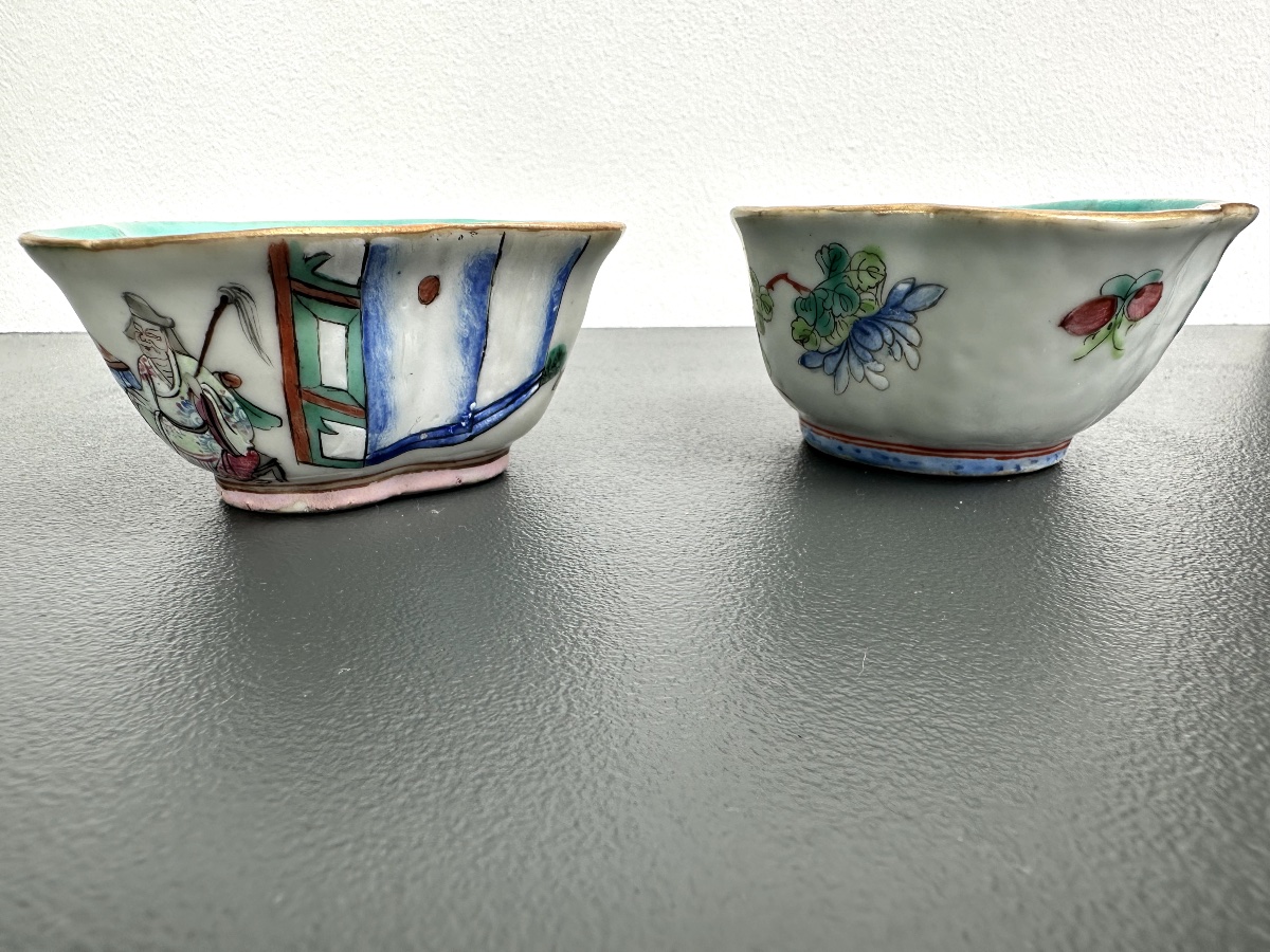 Two Miniature Chinese Porcelain Bowls-photo-2