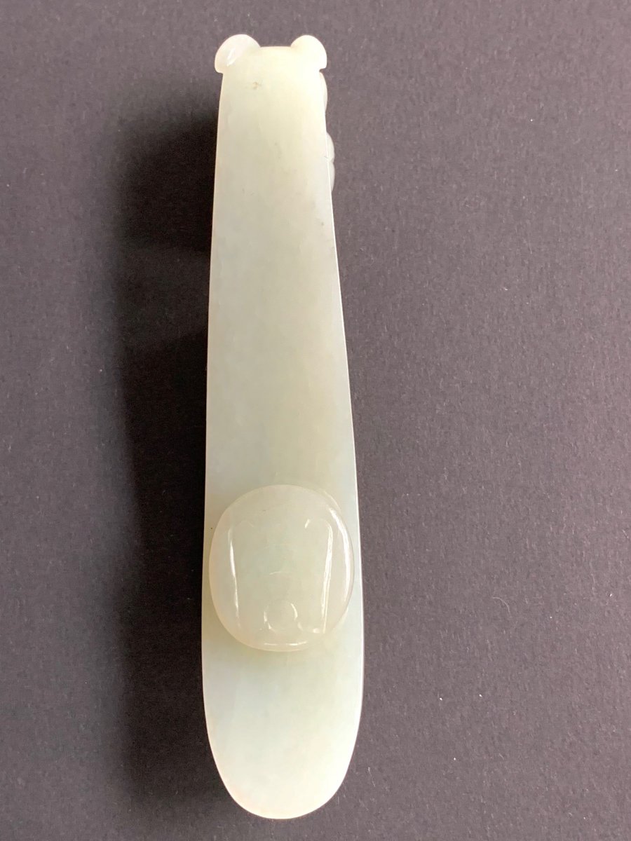 White Jade Belt Hook Qianlong Period From An Important English Private Collection.-photo-1