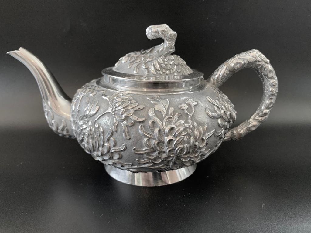 Very fine Chinese Silver Export 3-piece Tea set, circa 19th century by Luen Wo-photo-2