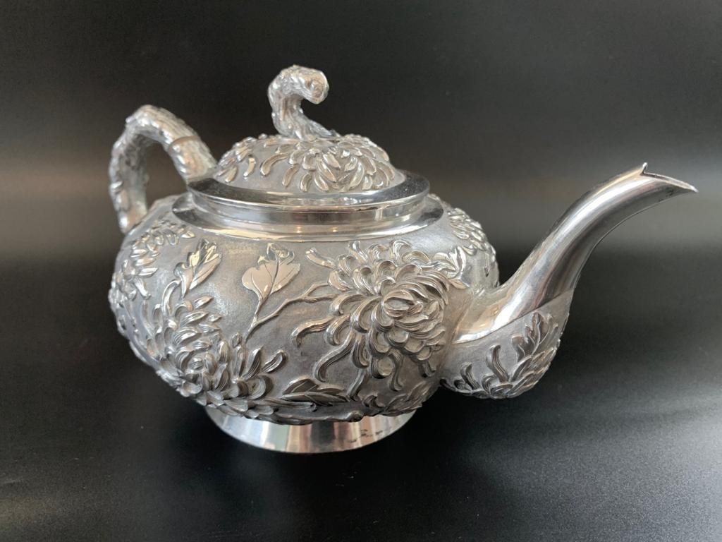 Very fine Chinese Silver Export 3-piece Tea set, circa 19th century by Luen Wo-photo-3