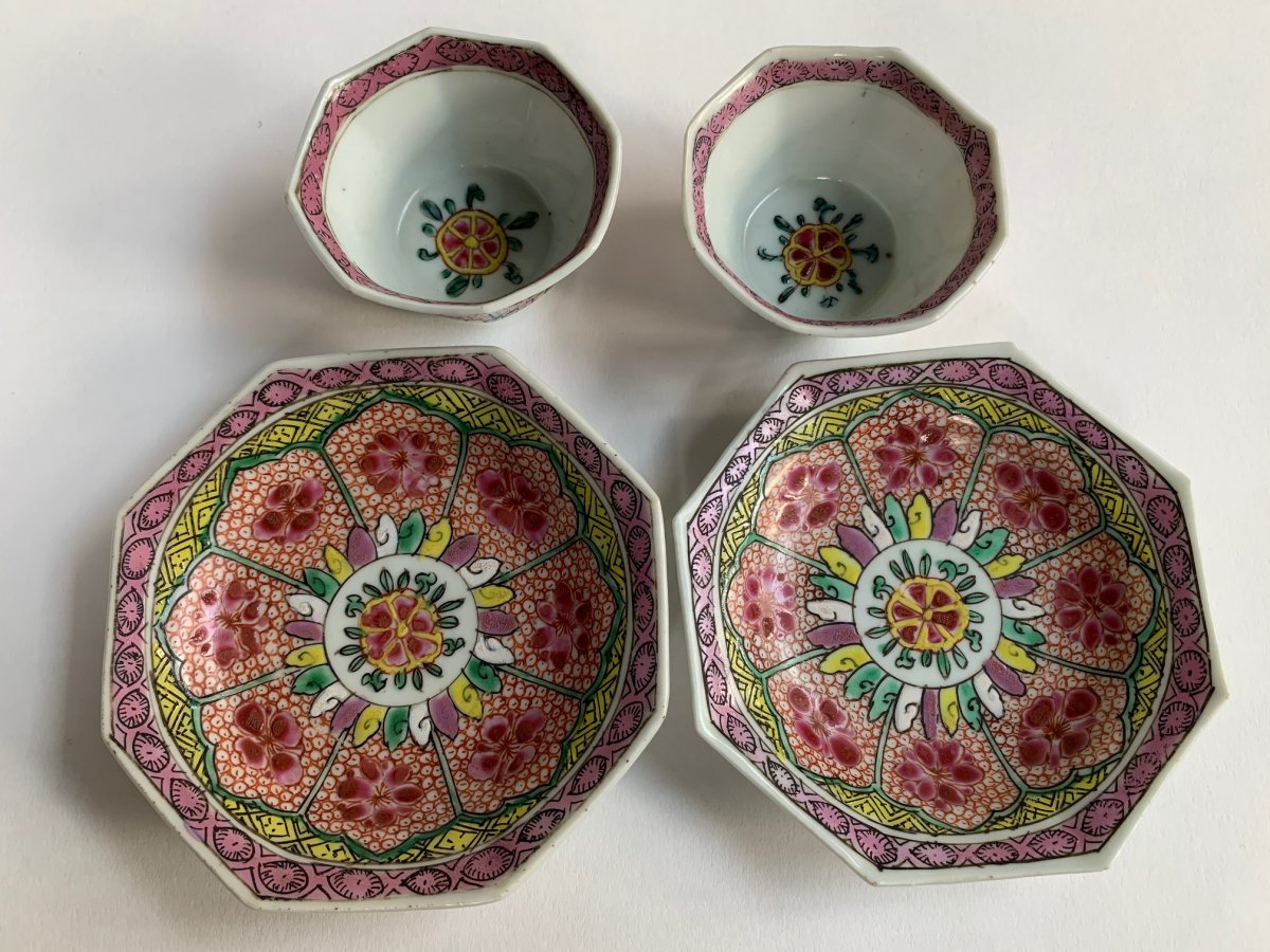 Pair of Yong Zheng Chinese porcelain Famille Rose cups and saucers-photo-6
