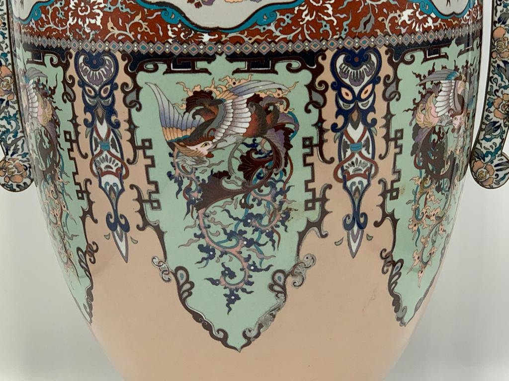 UN GRAND VASE ET COUVERCLE CLOISONNÉ-ÉMAIL, Japon époque Meiji / LARGE CLOISONNÉ-ENAMEL VASE -photo-6