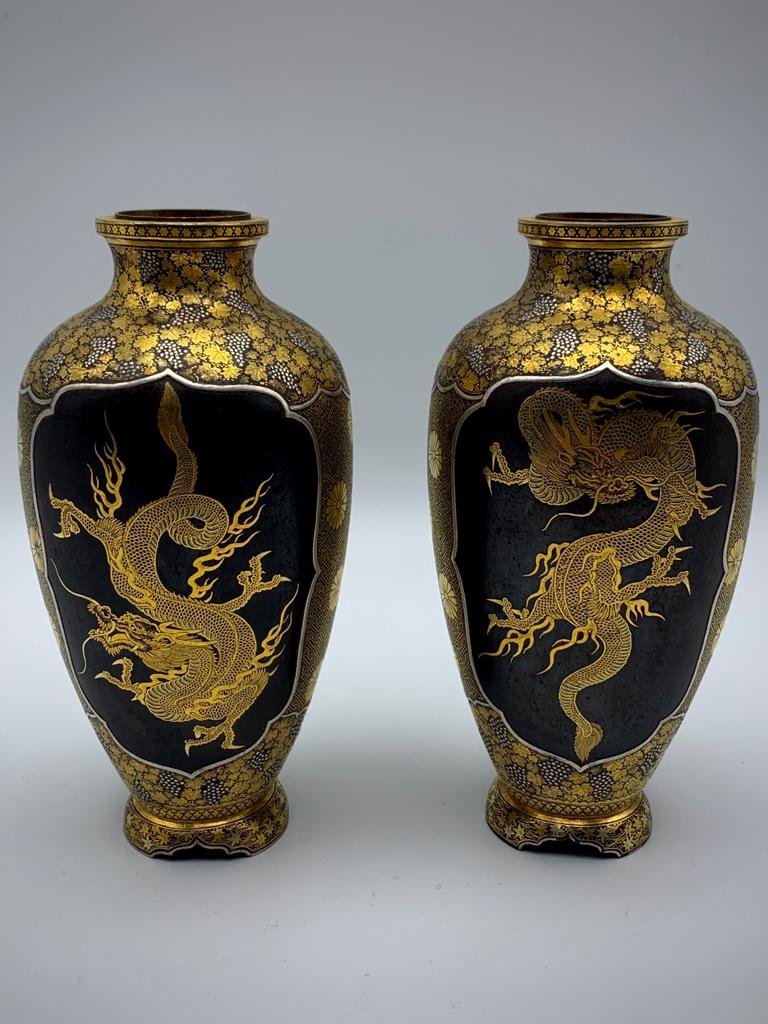 Exceptionnelle Paire De Vases Incrustés De Fer, d'Or Et d'Argent De Komai Otojiro. Fin XIXe-photo-2