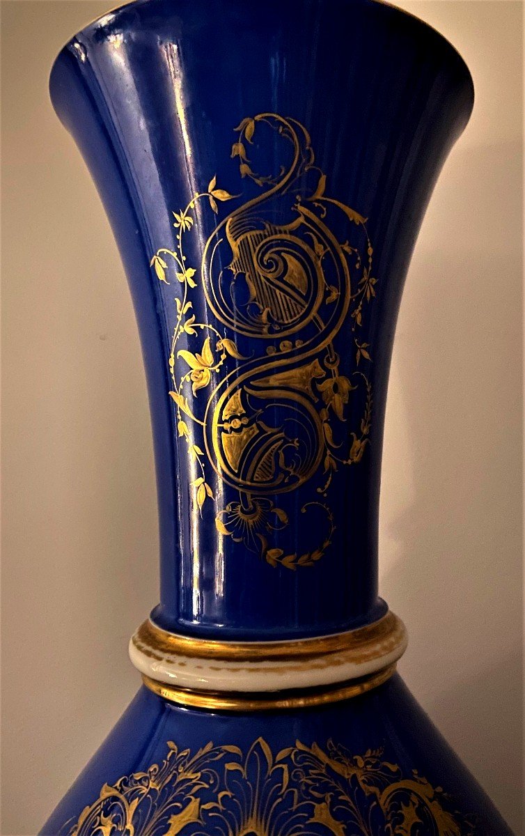 Porcelain Vase-photo-4