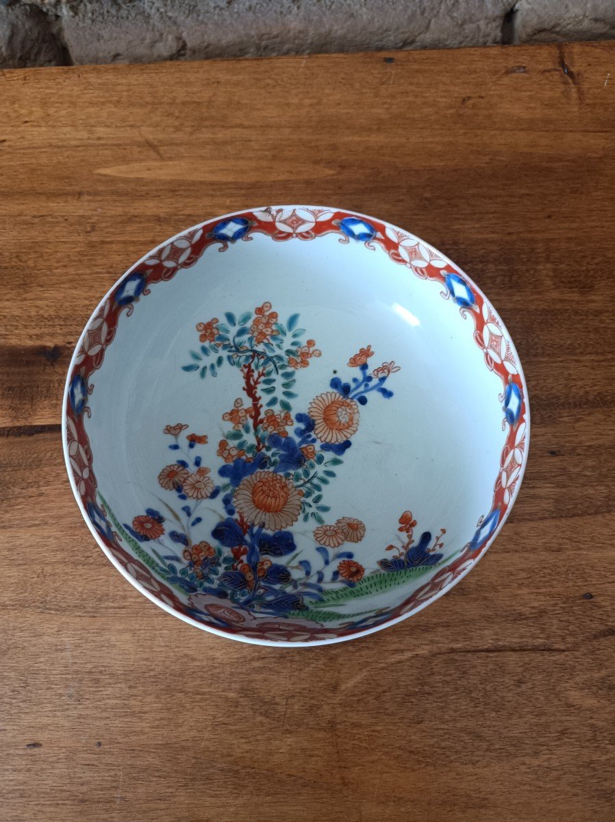 East India Company, Large Porcelain Bowl With Imari Decor China 18th  Century
