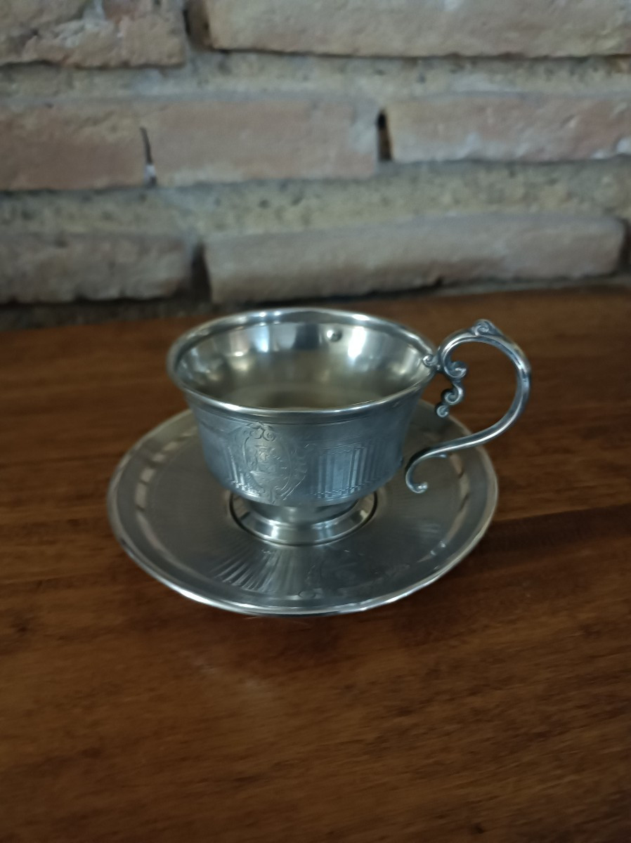 Tasse à chocolat et sa soucoupe en argent massif armorié orfèvre Roussel paris XIX éme Siecle 
