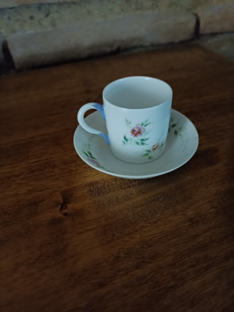 Porcelain Coffee Cup With Floral Decoration Handmade By Dr. Frederic Lépine Signed Dated 1875-photo-4