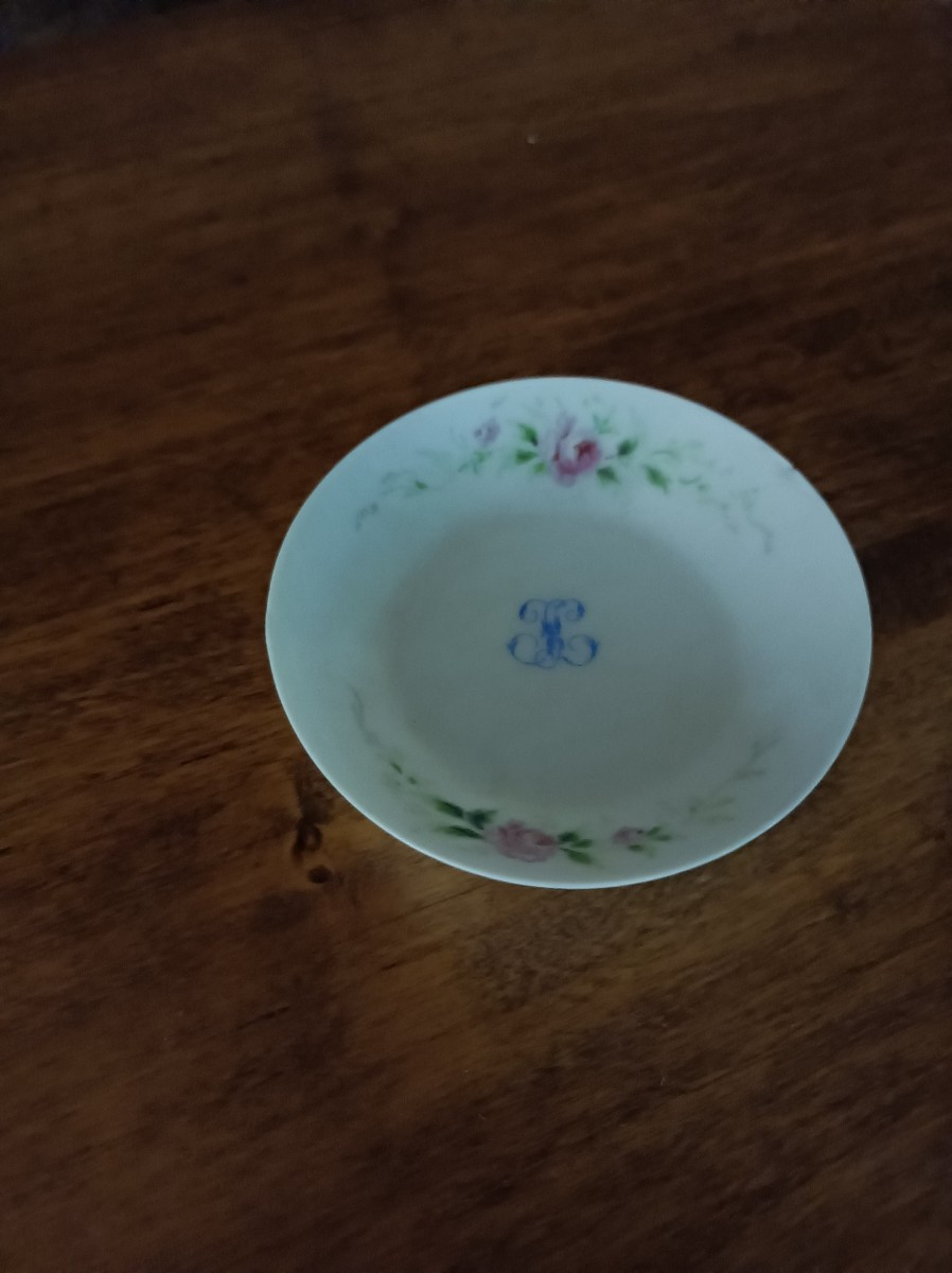 Porcelain Coffee Cup With Floral Decoration Handmade By Dr. Frederic Lépine Signed Dated 1875-photo-1
