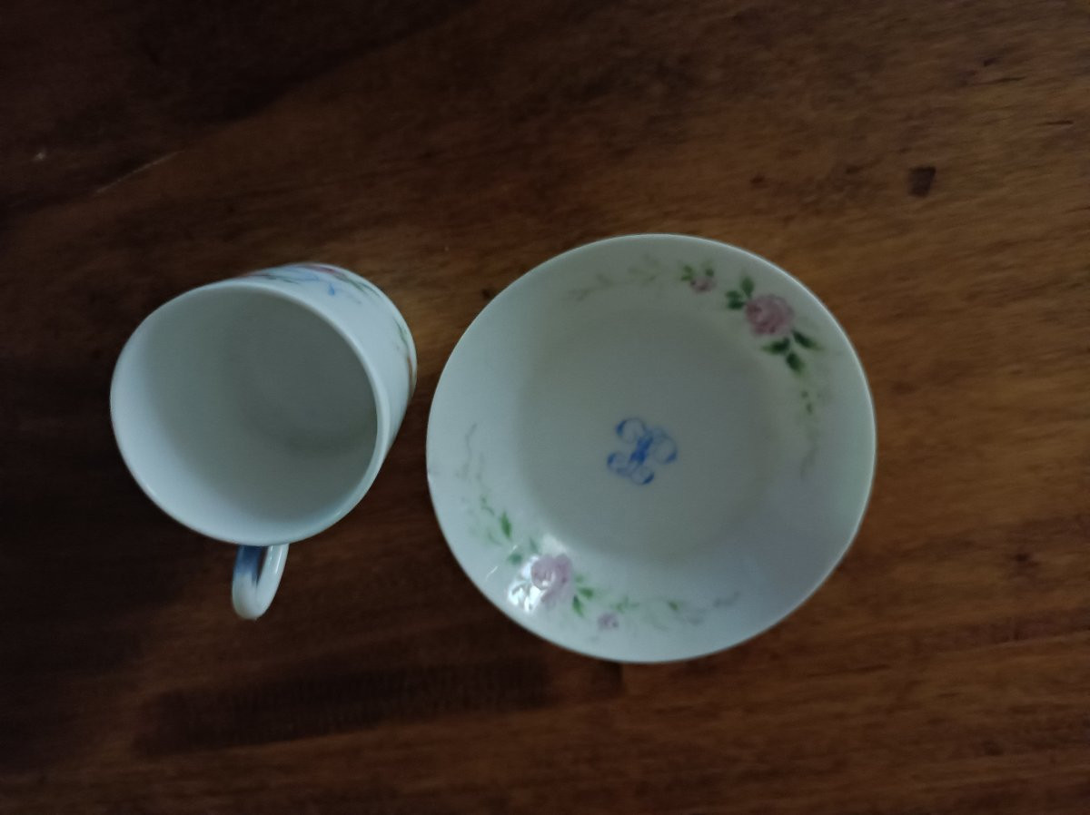 Porcelain Coffee Cup With Floral Decoration Handmade By Dr. Frederic Lépine Signed Dated 1875-photo-4