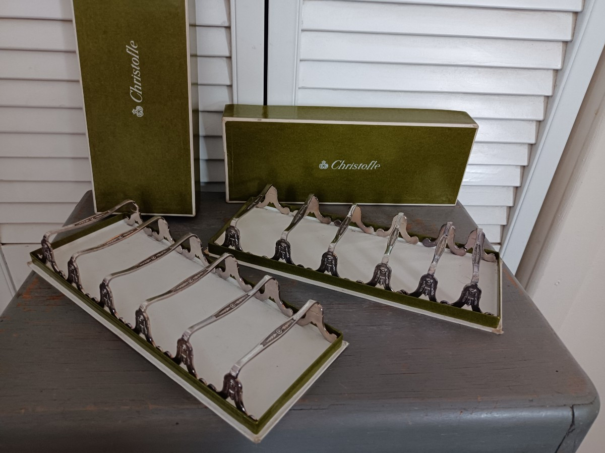 Christofle modèle Marie-Antoinette  12 porte-couteaux  en métal  argenté