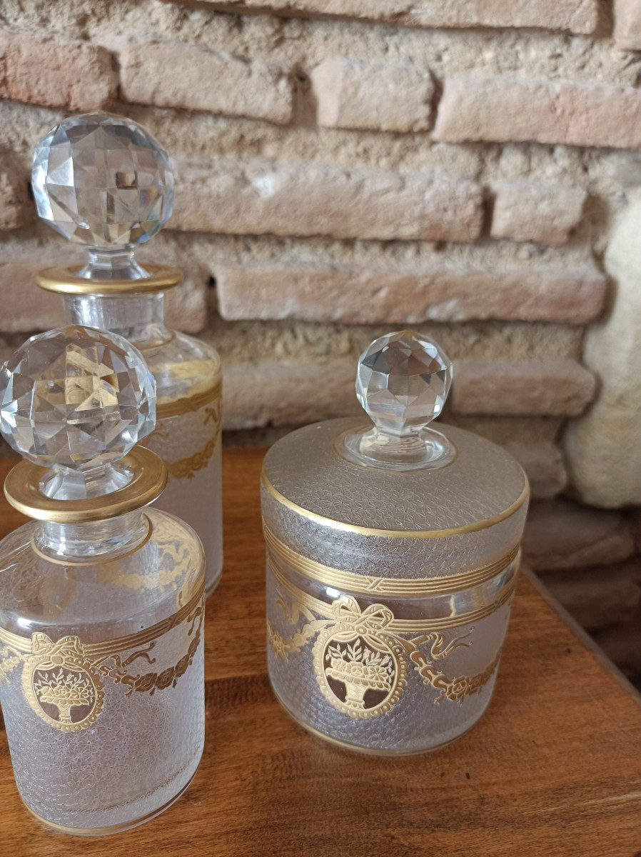 Série de 7  Flacons et 1 poudrier en Cristal de St Louis modèle Sapho  XIXe siècle-photo-4