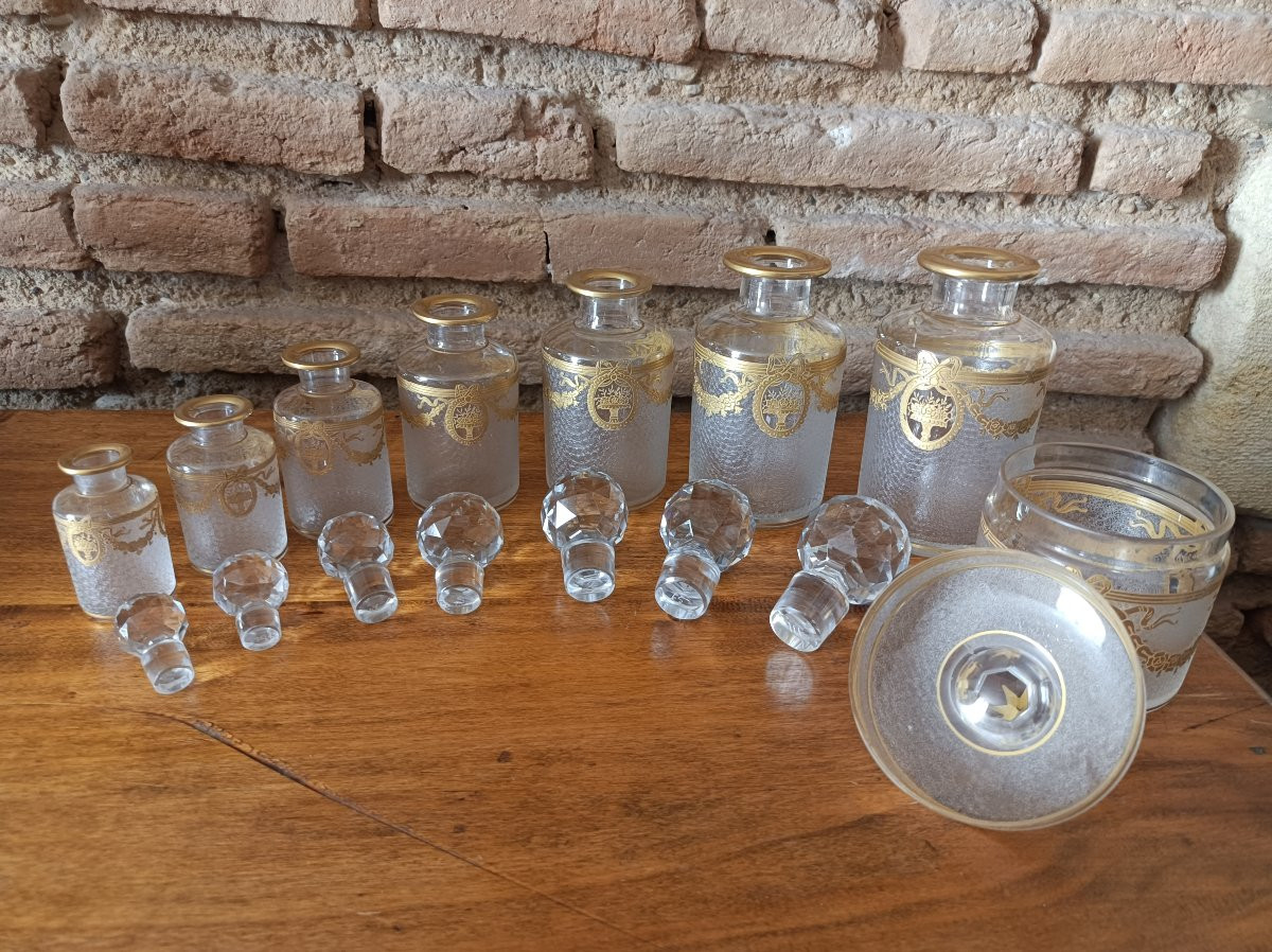 Série de 7  Flacons et 1 poudrier en Cristal de St Louis modèle Sapho  XIXe siècle-photo-1