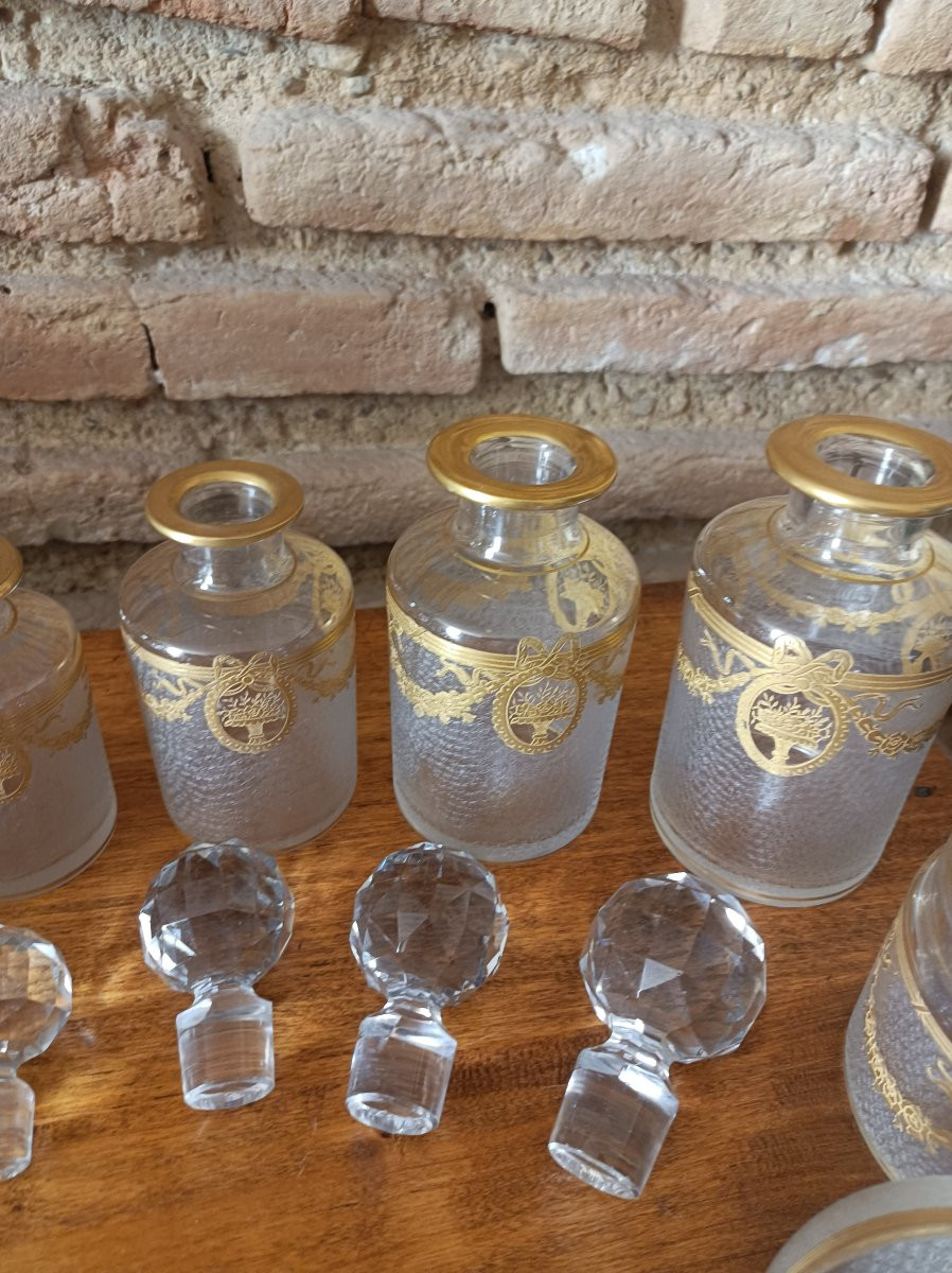 Série de 7  Flacons et 1 poudrier en Cristal de St Louis modèle Sapho  XIXe siècle-photo-4