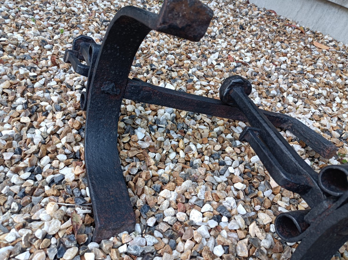 Paire de chenets en fer forgé d'époque 18ème siècle-photo-2