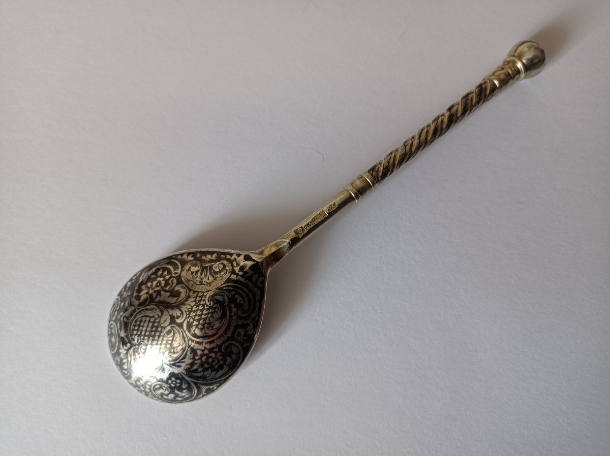 Russian Silver Caviar Spoon With Twisted Niello Decoration, Moscow, 19th Century 