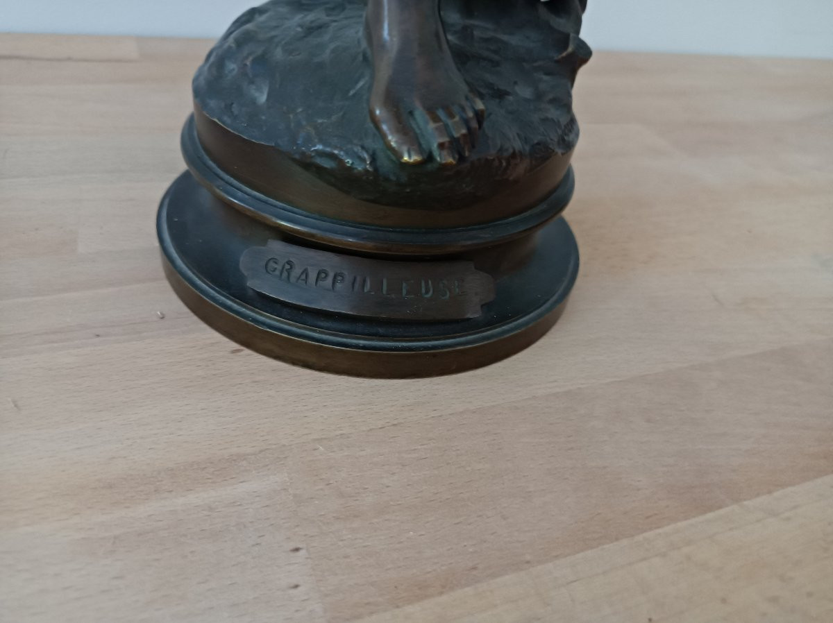 Mathurin MOREAU (1822-1912)  la Grappilleuse Sculpture en bronze  XIXe siecle-photo-1