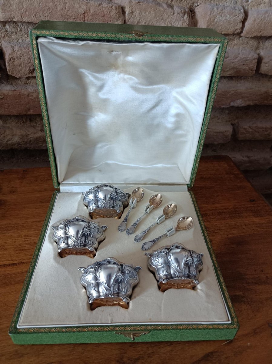 Set Of 4 Salt Cellars And Their Solid Silver Scoops – Louis Coignet, 19th Arrondissement, Paris 