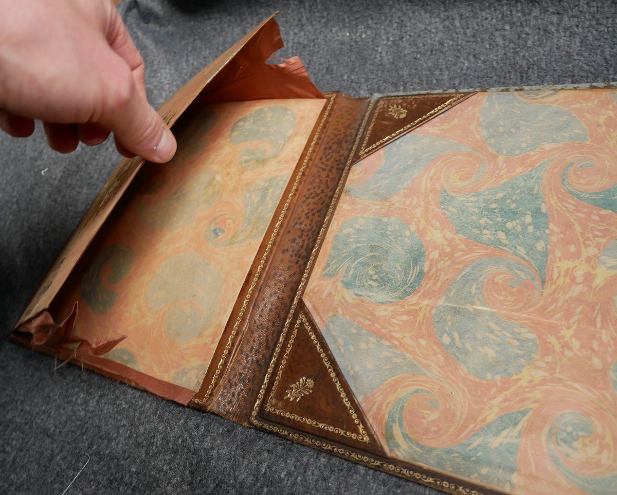 Briefcase, Louis XV Desk Pad In Golden Leather With Small Irons, Coat Of Arms, Eighteenth Century-photo-2