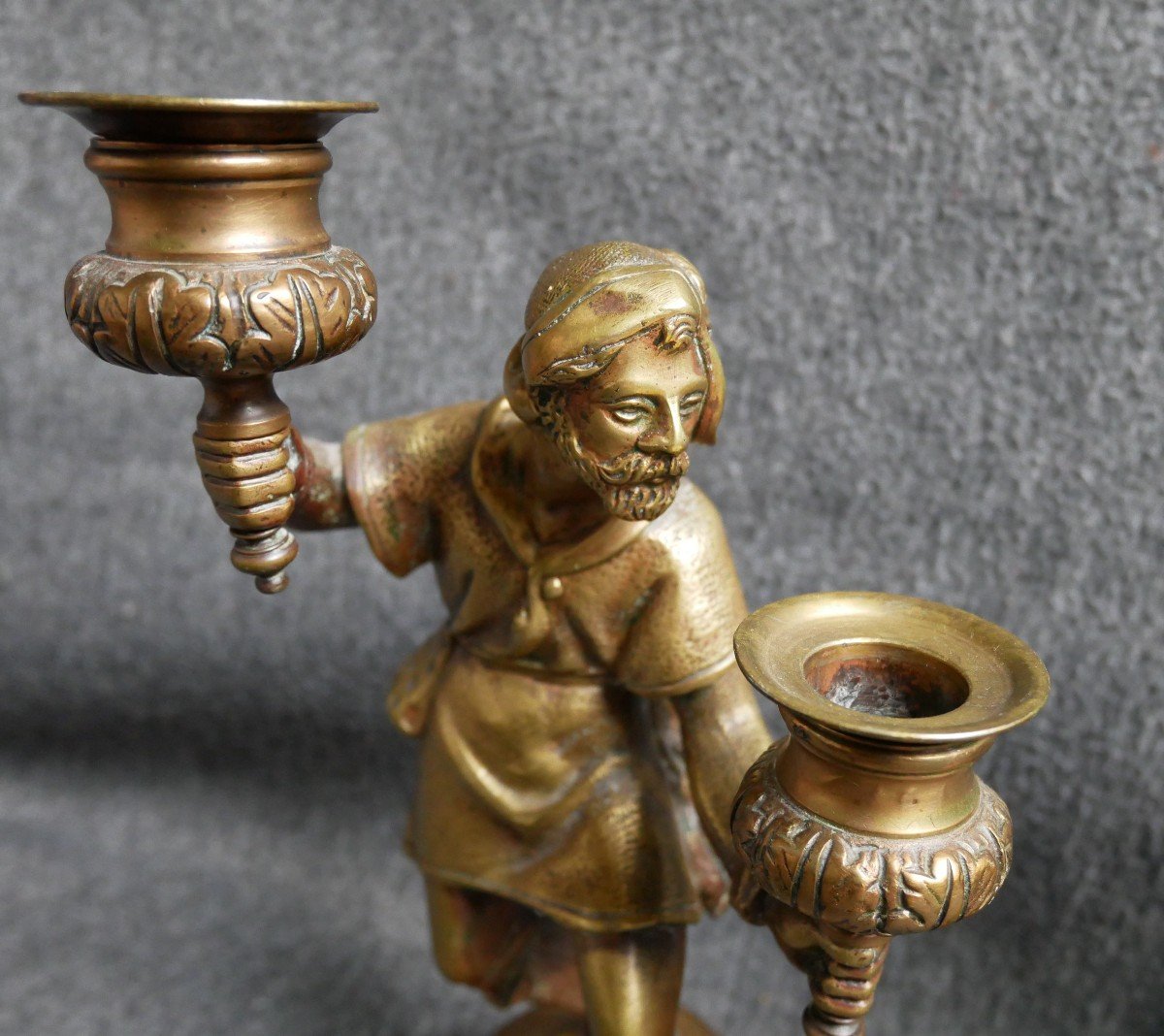 Paire De Bougeoirs Néo-gothiques En Bronze, Personnages Porte-flambeaux, Chasseurs, XIXème-photo-2