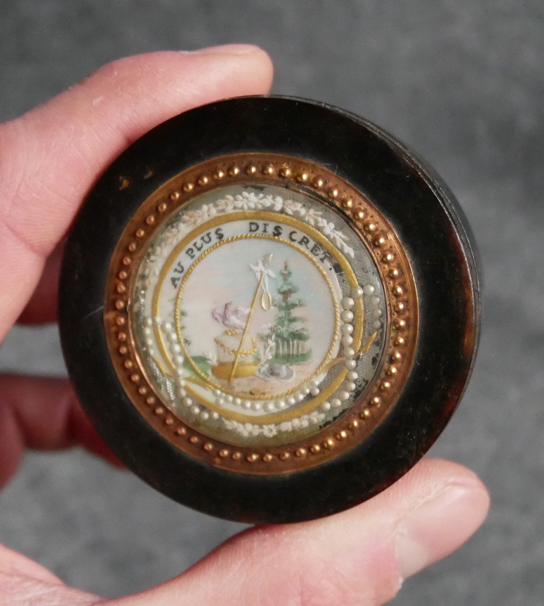 Boîte à Mouches En Corne Et Miniature Sous Verre, "au Plus Discret",  XVIIIème Siècle-photo-2