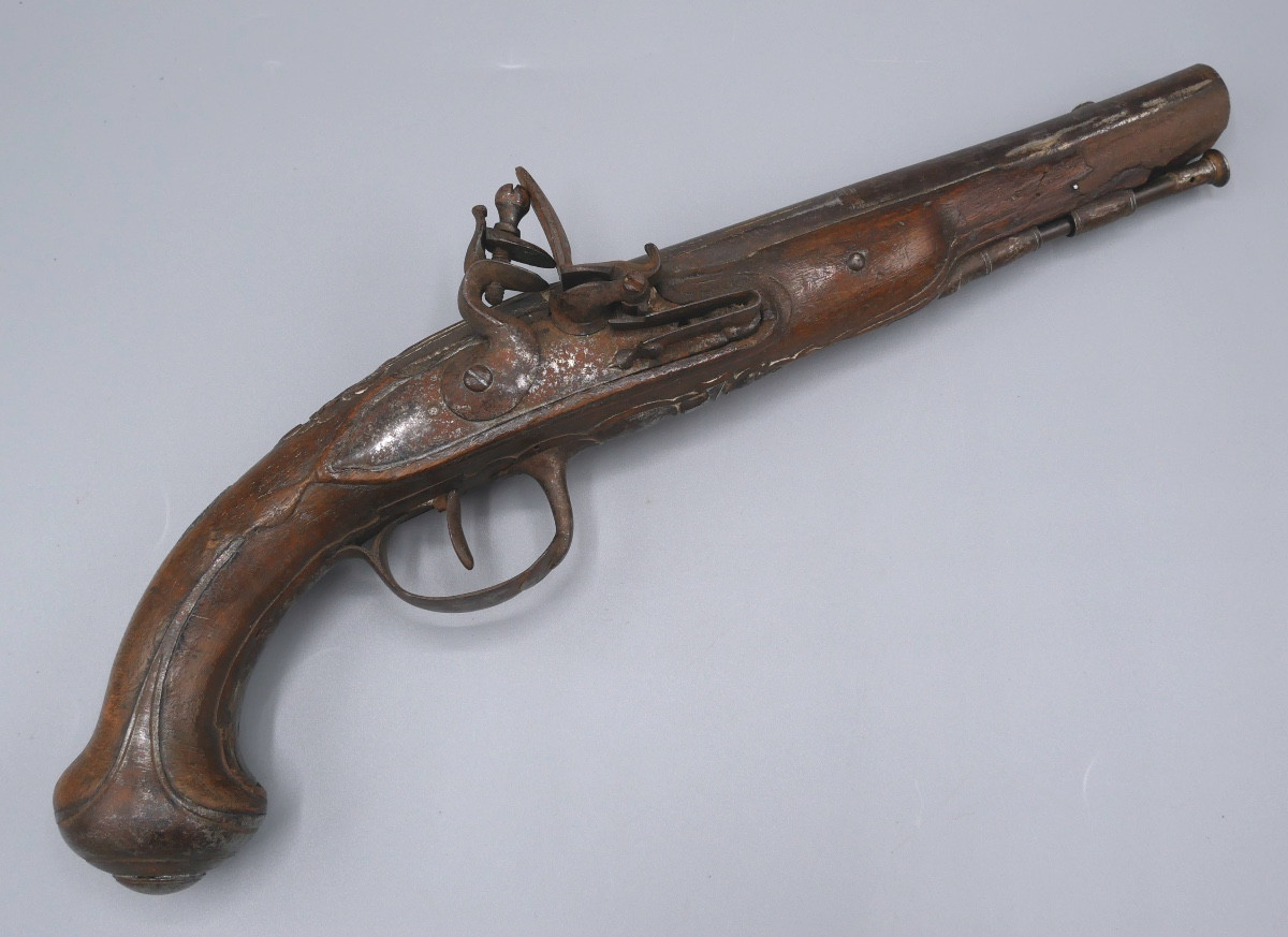 Pistolet à silex, Crosse en Noyer, Canon Doré, XVIIIème siècle