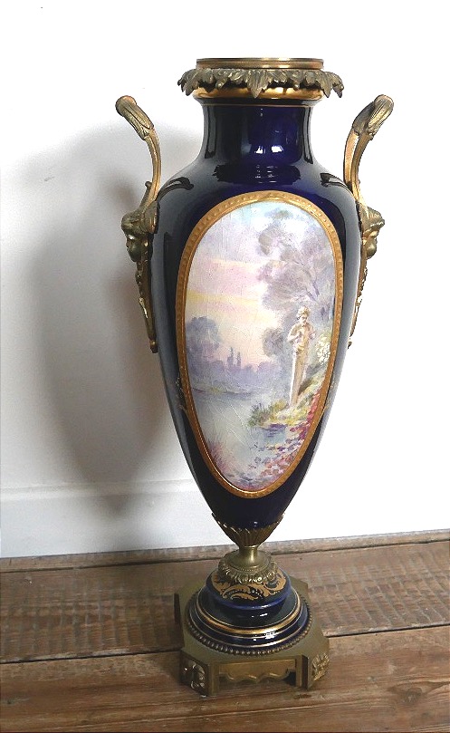 Vase Couvert, Porcelaine et Bronze, Paysage Romantique, Personnages, XIXème