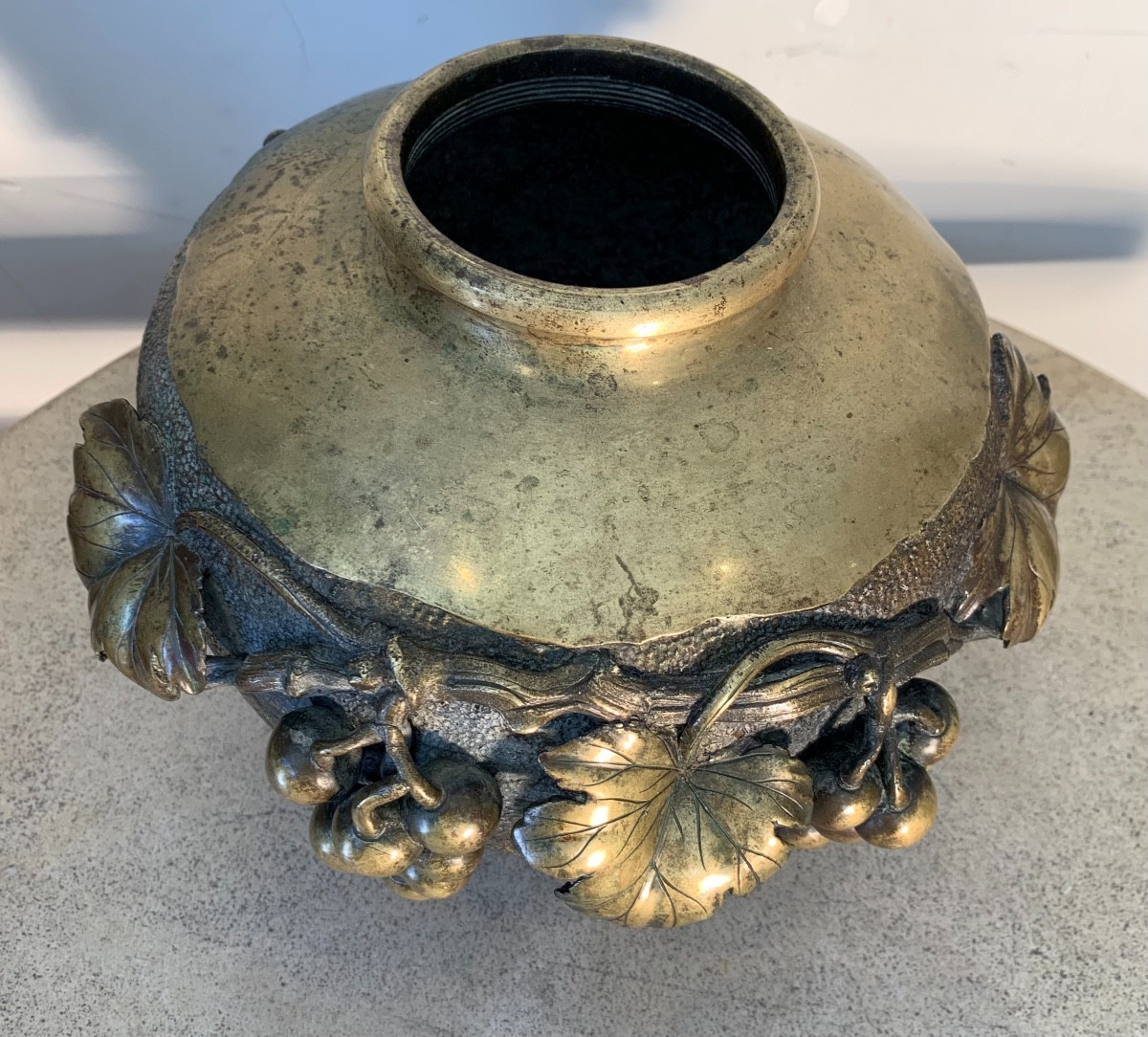 Japanese Bronze Vase With Vine Branches, 1900s-photo-5