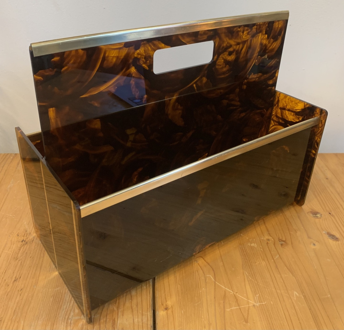 Tortoiseshell-style Plexiglass Magazine Rack, France, 1970s-photo-2