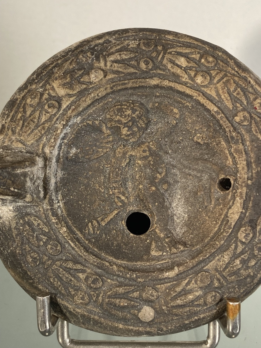 Petite lampe A Huile Romaine A Décor Du Dieu Eros, Epoque Antique-photo-5