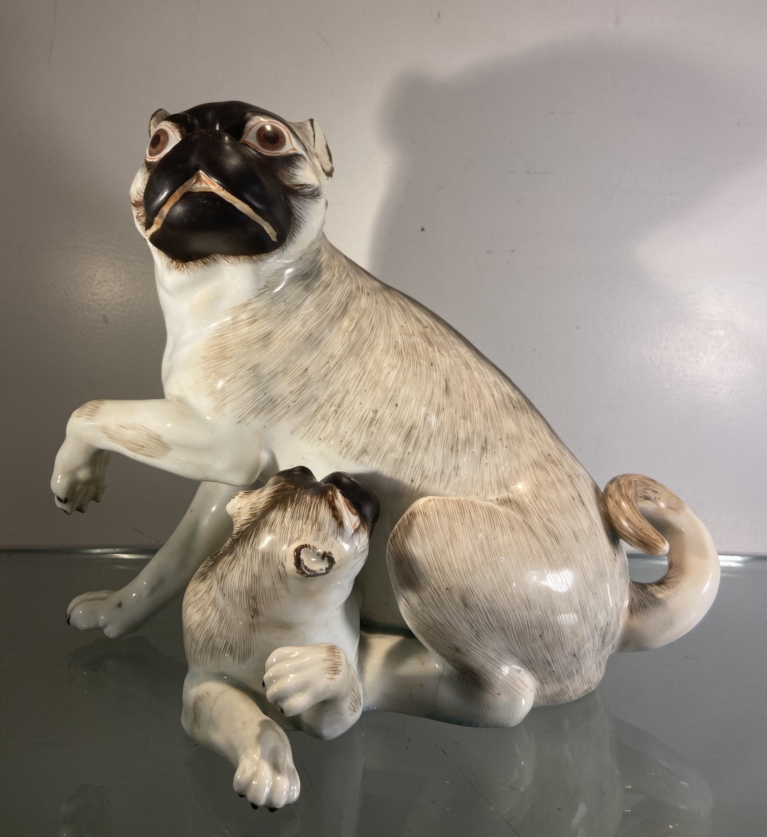 Pug And His Puppy In Saxon Porcelain, 19th Century Or Earlier