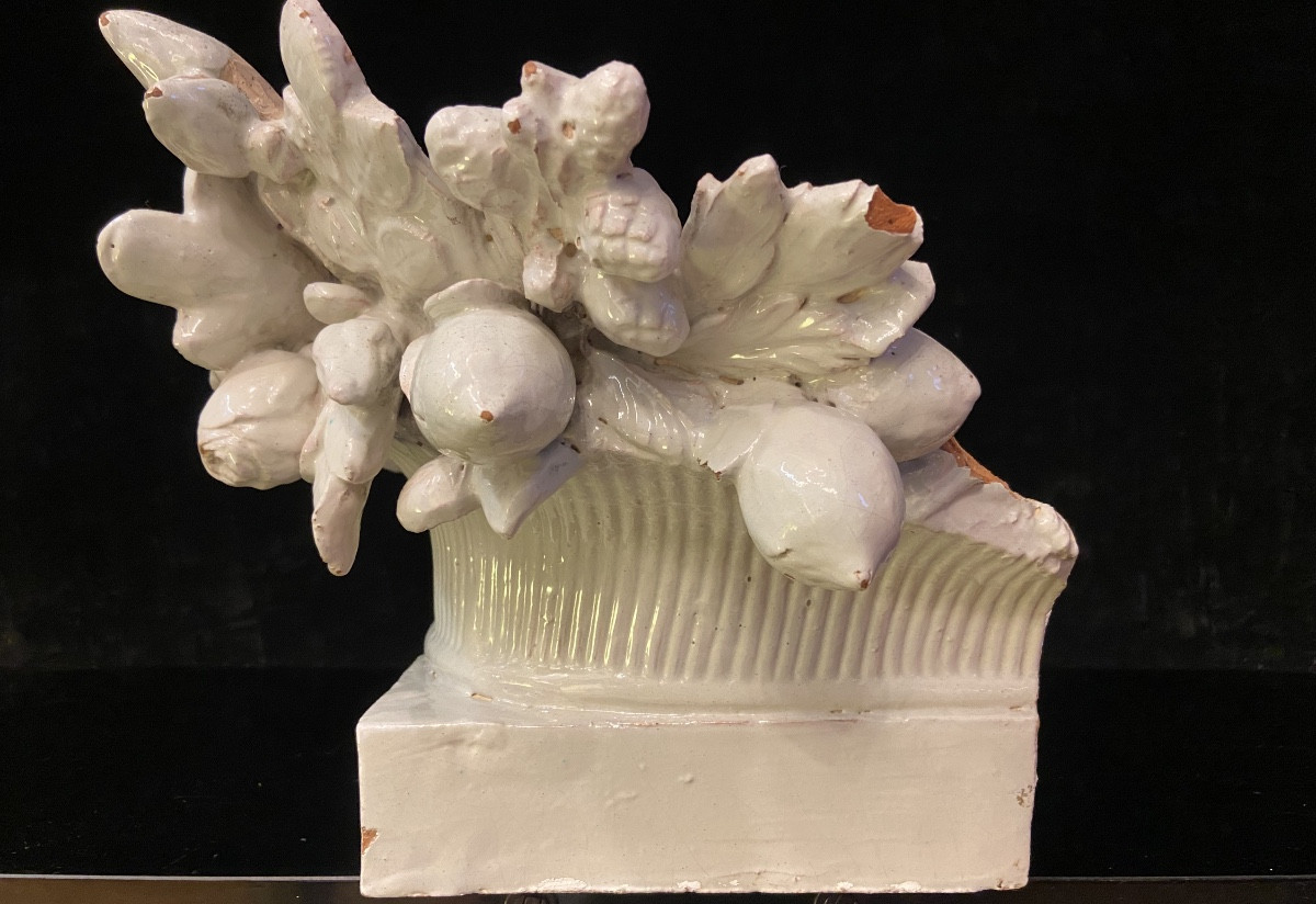 Couronne De Poele En Faïence Blanche, Epoque XIXe-photo-4