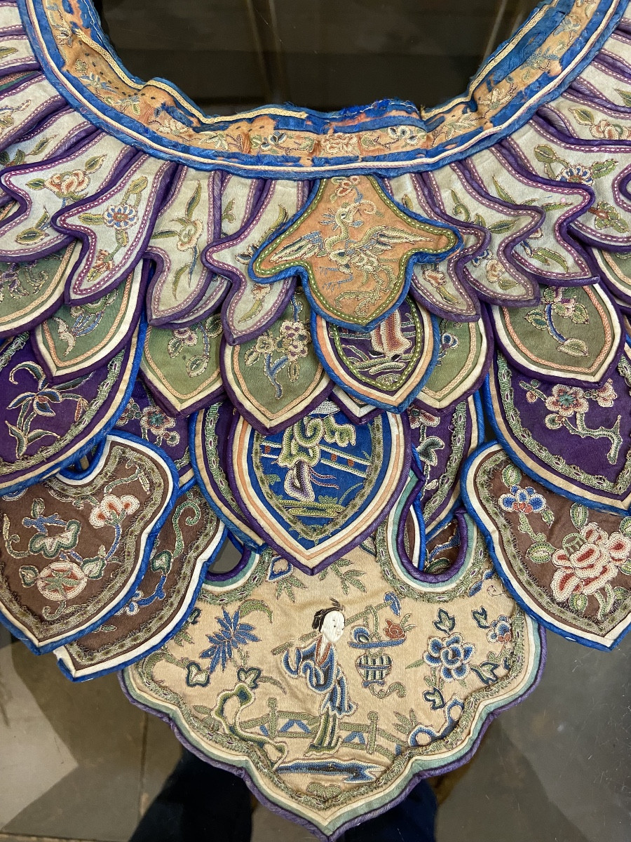 Embroidered Silk Cloud Collar, China, Late 19th Century-photo-4