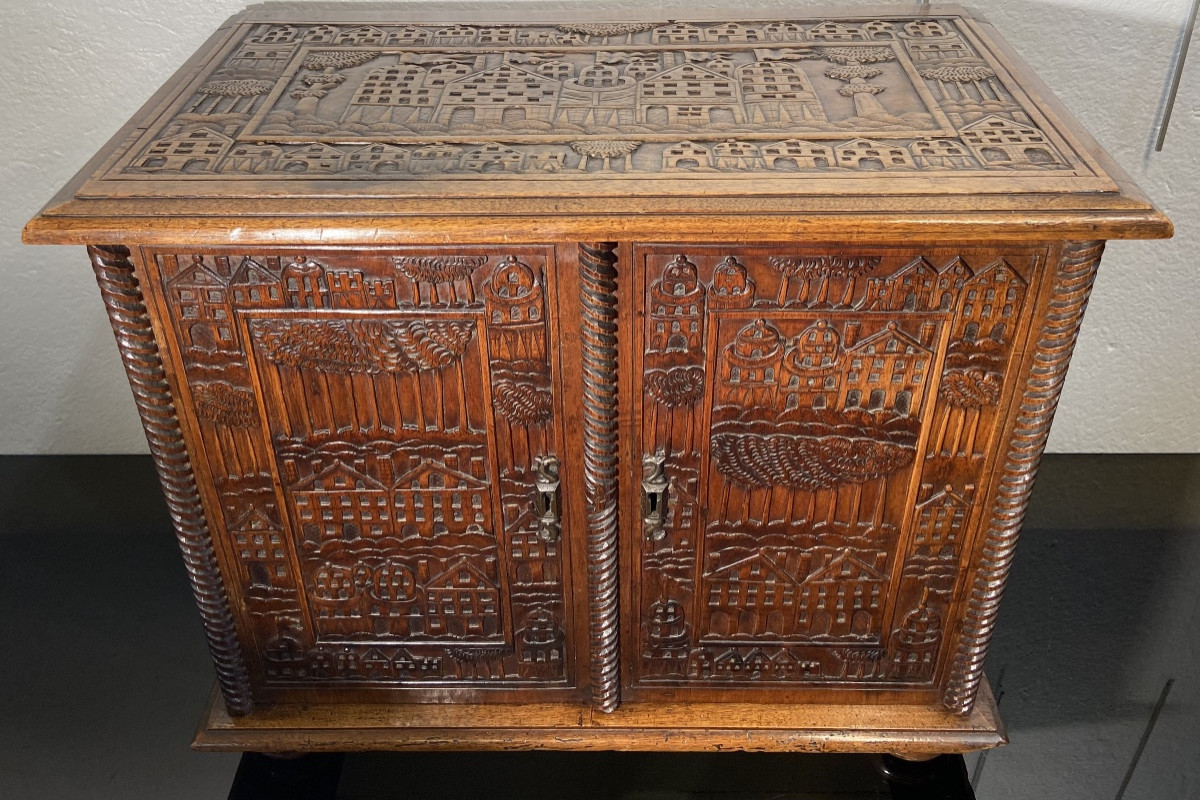 Cabinet De Voyage Haute Epoque En Noyer, Europe du Nord (Danemark?), Epoque XVIIe-photo-1