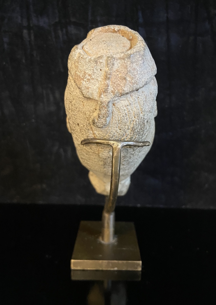 Petite Tête Votive Celtique, Grès Sculpté, XIe/XIIeSiècle ap. J.C.-photo-1