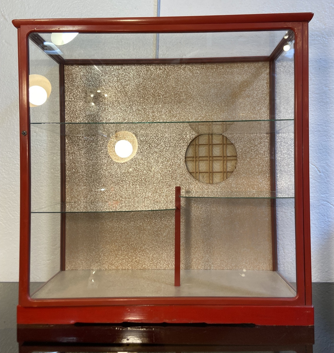 Petite Vitrine Japonaise En Bois Laqué, Epoque XXe