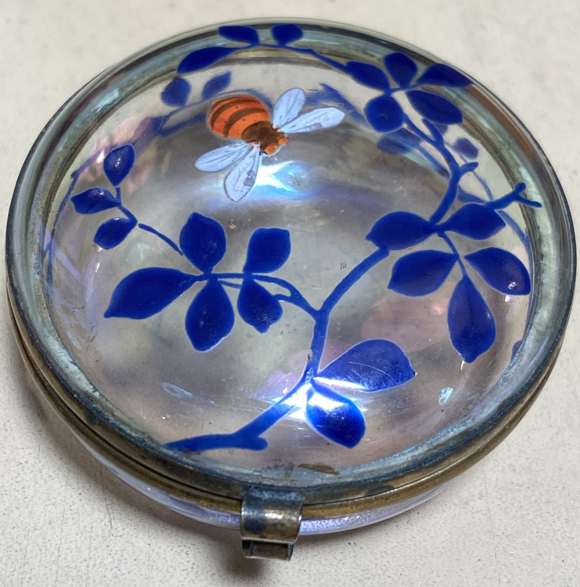 Petite Boîte/Pilulier A L'Abeille En Verre Emaillé, Epoque 1900
