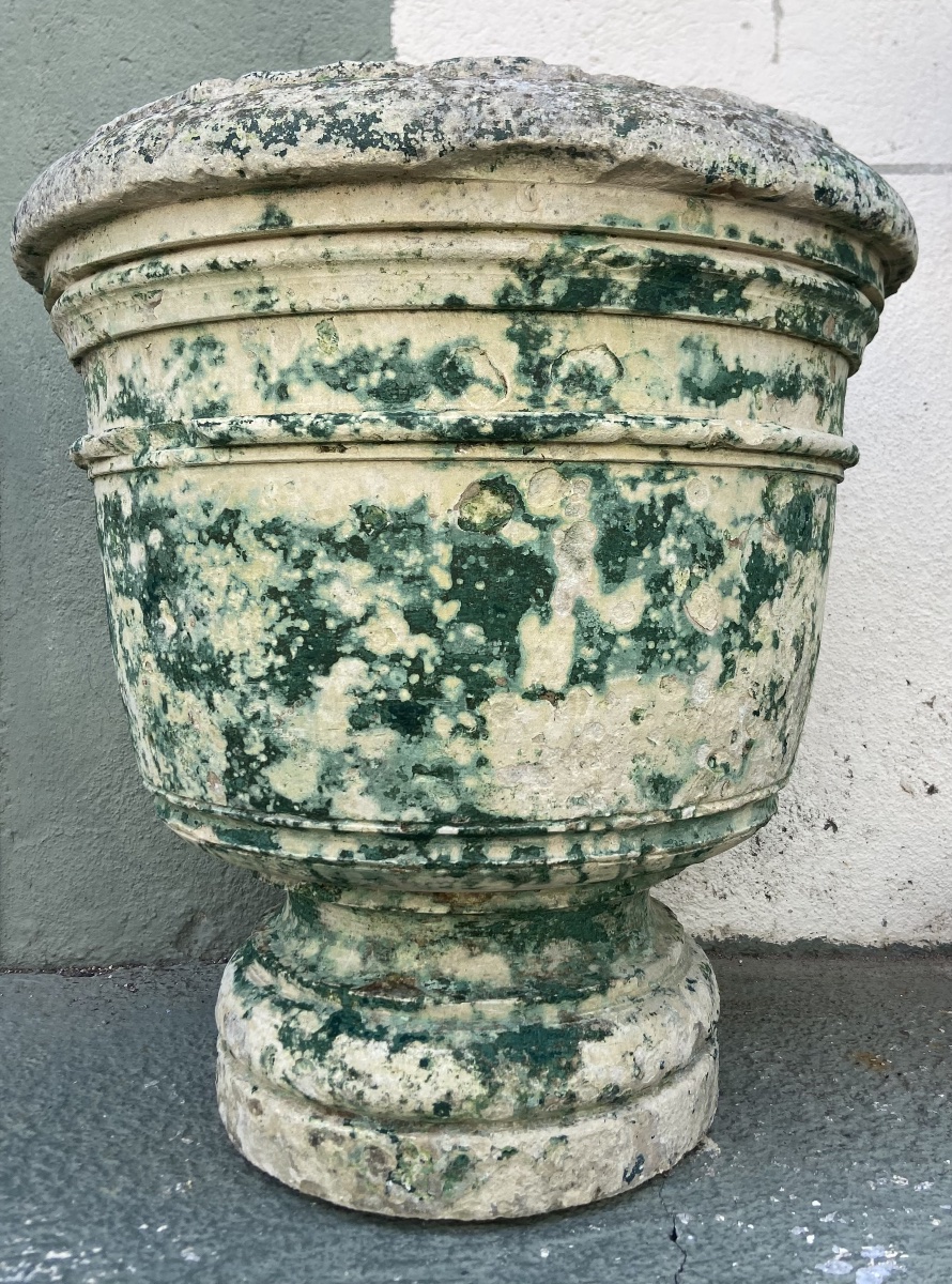 Vase De Jardin En Pierre Sculptée, Epoque XIXe Ou Antérieure 