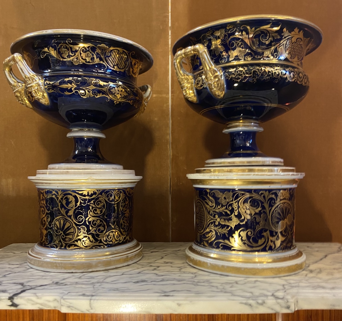 Pair Of Paris Porcelain Basins, 19th Century-photo-1