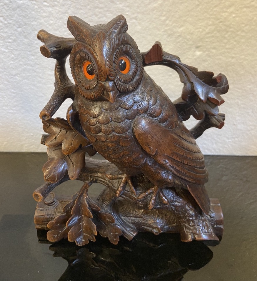 Small Carved Wooden Owl From The Black Forest, Late 19th Century
