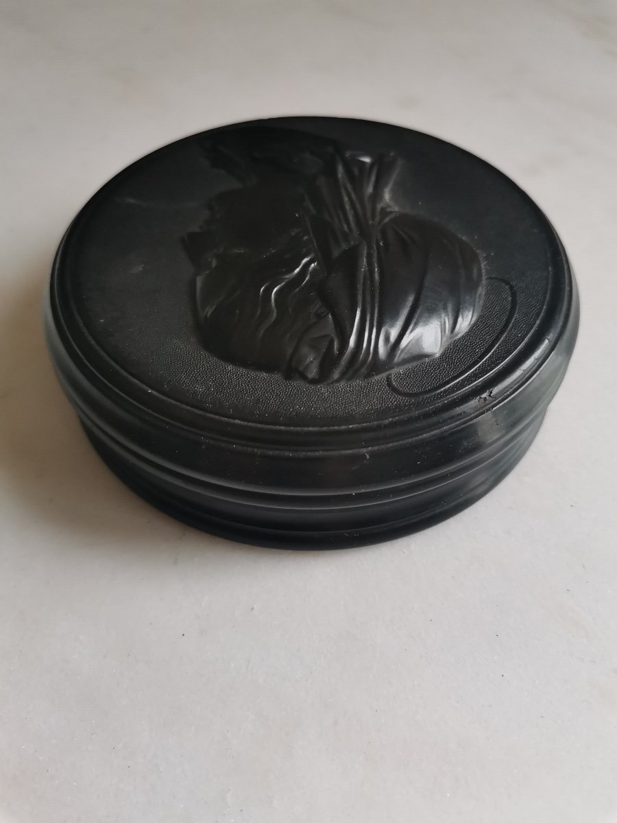 Black Bakelite Box With The Effigy Of The Virgin Mary, Late Nineteenth Time-photo-4