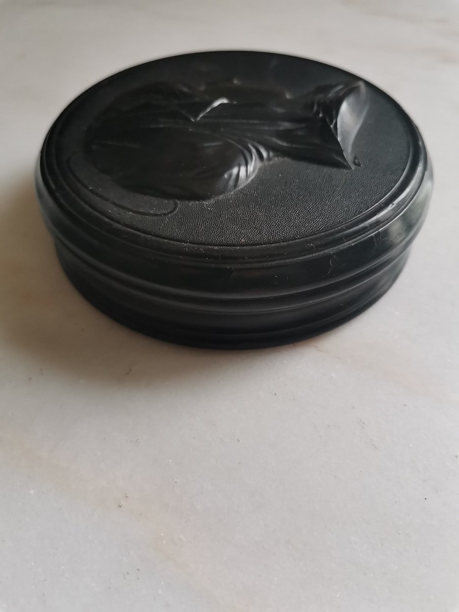 Black Bakelite Box With The Effigy Of The Virgin Mary, Late Nineteenth Time-photo-1