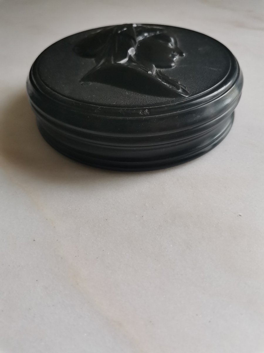 Black Bakelite Box With The Effigy Of The Virgin Mary, Late Nineteenth Time-photo-3