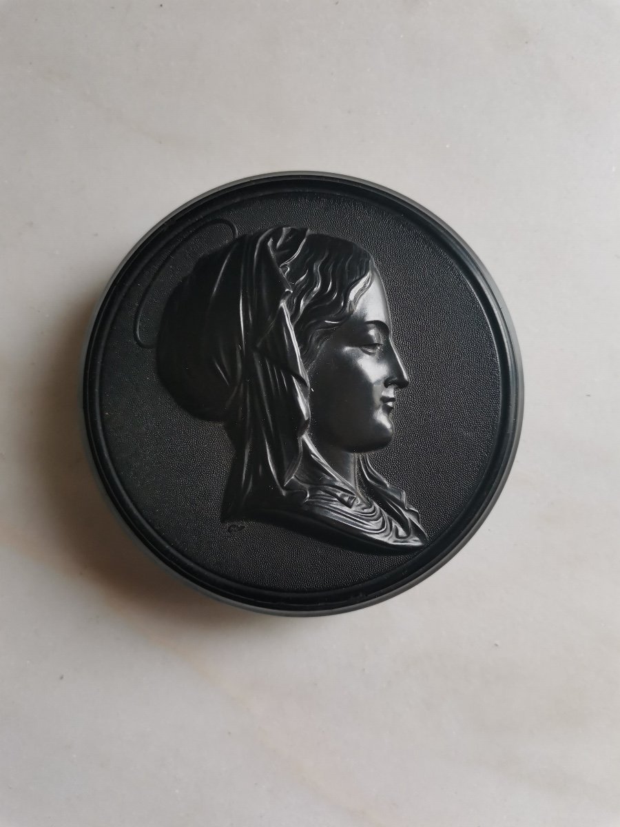Black Bakelite Box With The Effigy Of The Virgin Mary, Late Nineteenth Time