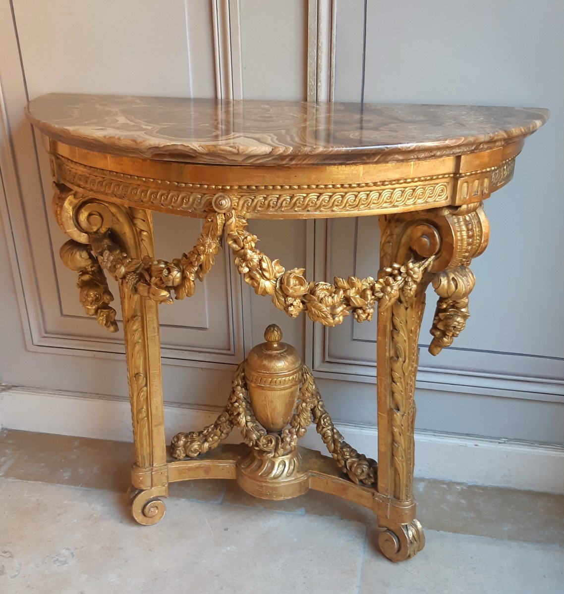 console en bois sculpté et doré d'époque Louis XVI, attribuée à Georges Jacob