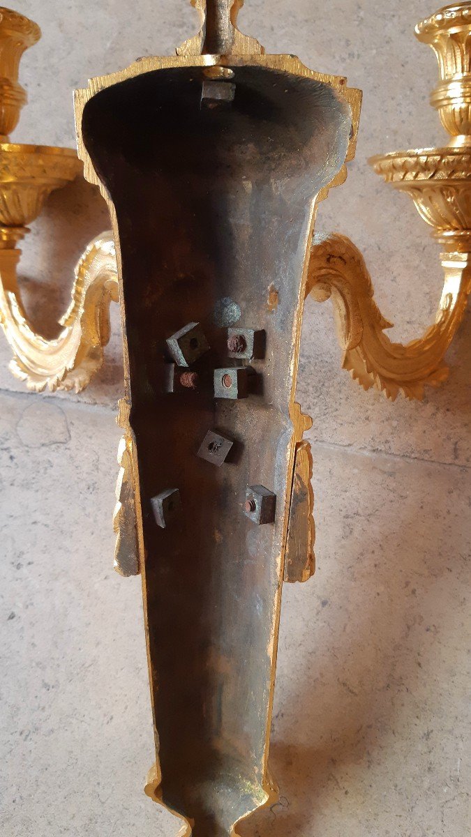 paire d'appliques  en bronze ciselé et doré d'époque Louis XVI-photo-4