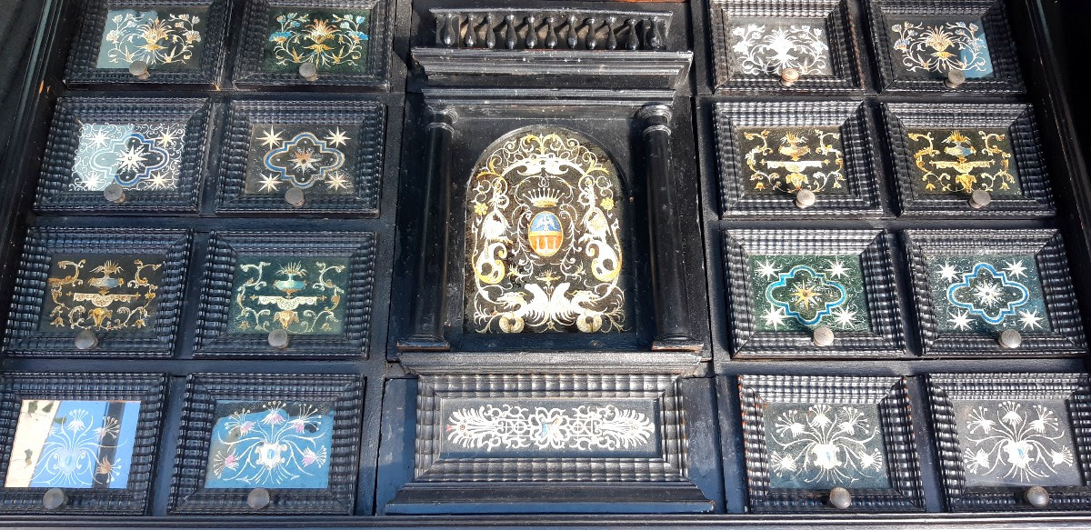 17th Century Flemish Travel Cabinet, Painted Decoration Fixed Under Glass.-photo-2
