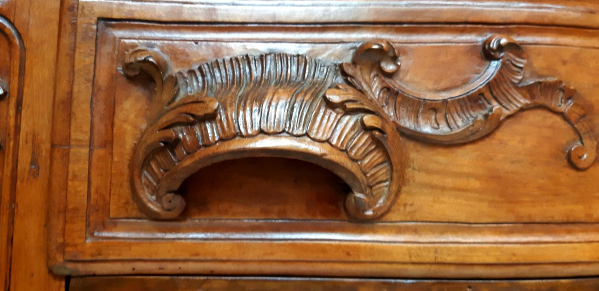 Commode " sauteuse" provençale en noyer sculpté, plateau marbre-photo-2