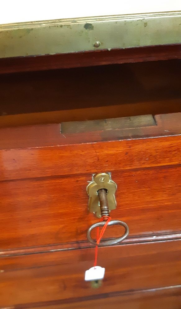 Petit chiffonnier en acajou massif d'époque Louis XVI.-photo-4